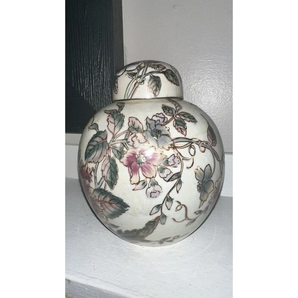 Asian Ginger Jar Vase 7.5” Tall Floral Gold Trim Chinese Pottery Vintage Toyo